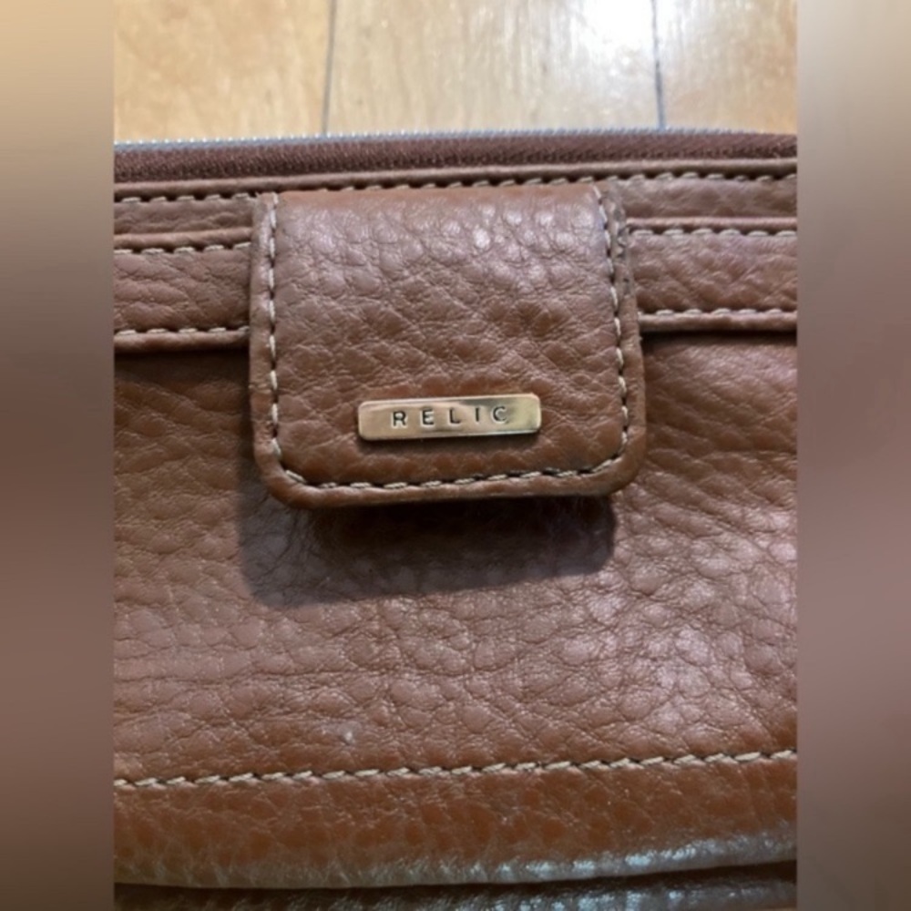 Relic Brown Wallet - Picture 3 of 11